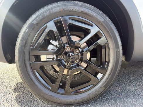 Used 2025 Kia Telluride EX X-Line image 9