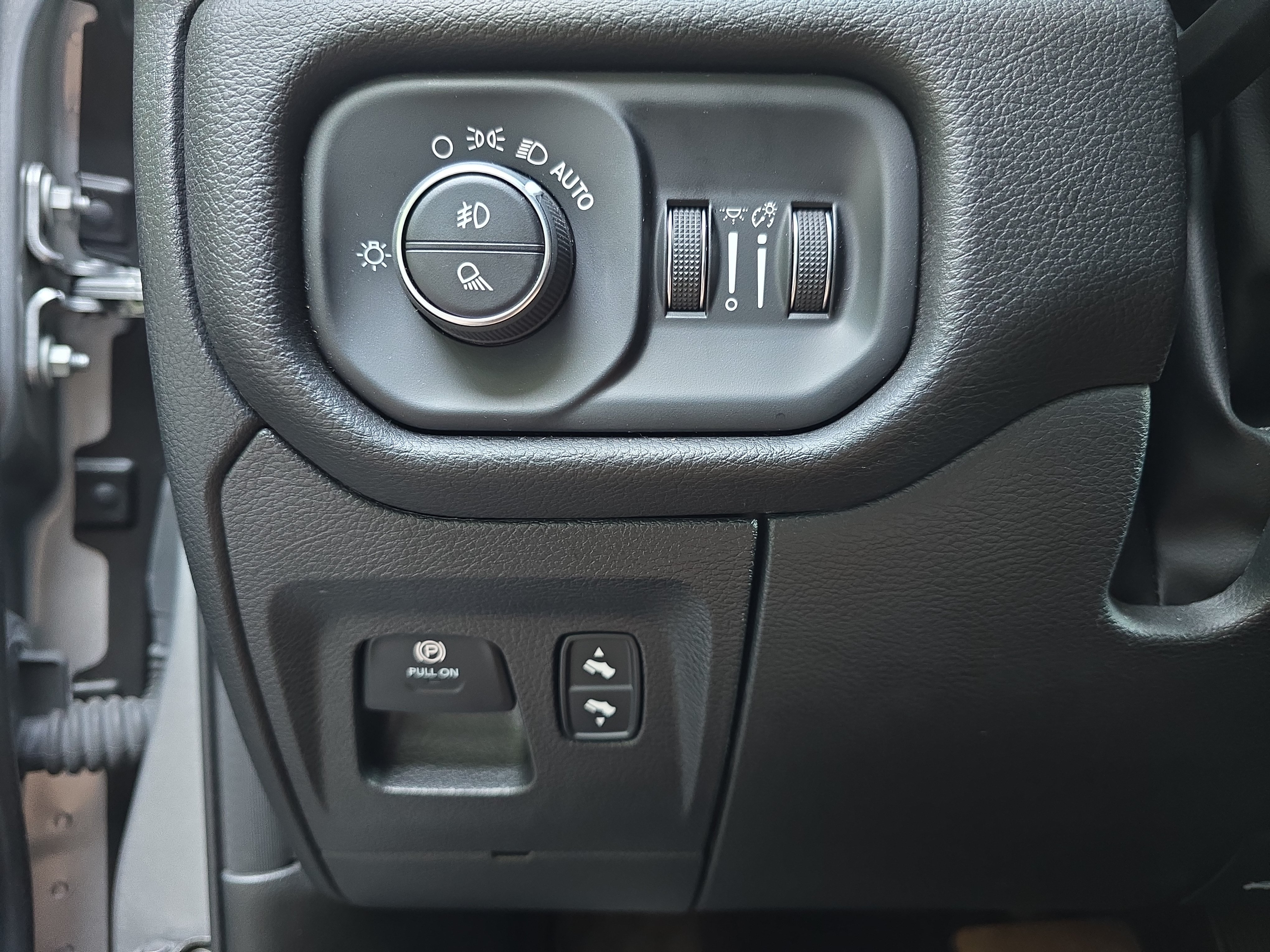 Used 2025 RAM 1500 Big Horn AWD/4WD image 26