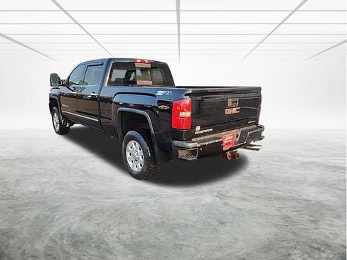 Used 2015 GMC Sierra 2500 Denali w/ Suspension Package, Off-Road AWD/4WD image 3