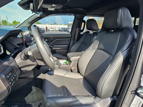 Used 2024 Toyota Tacoma TRD Off-Road w/ TRD Off Road Premium Package AWD/4WD image 3