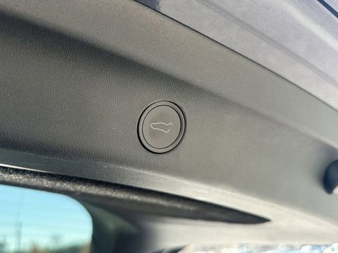 Used 2021 Tesla Model Y Long Range image 20