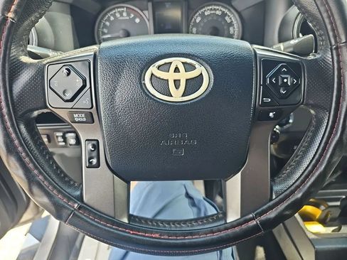 Used 2017 Toyota Tacoma TRD Off-Road w/ Tow Package RWD image 17