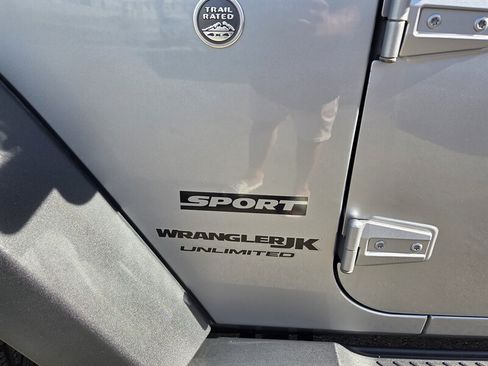 Used 2018 Jeep Wrangler Unlimited Sport S AWD/4WD image 8