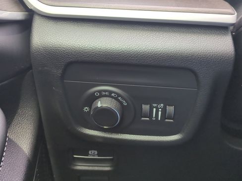 New 2026 Jeep Grand Cherokee Altitude AWD/4WD image 31