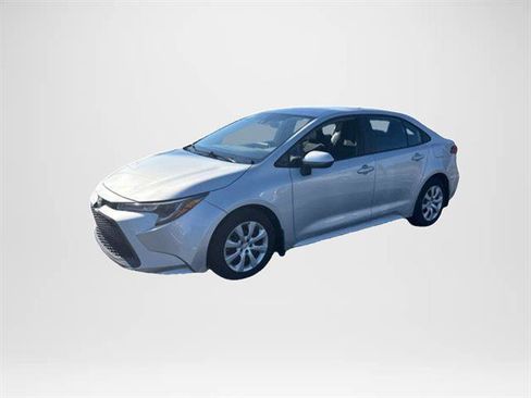 Used 2021 Toyota Corolla LE image 1