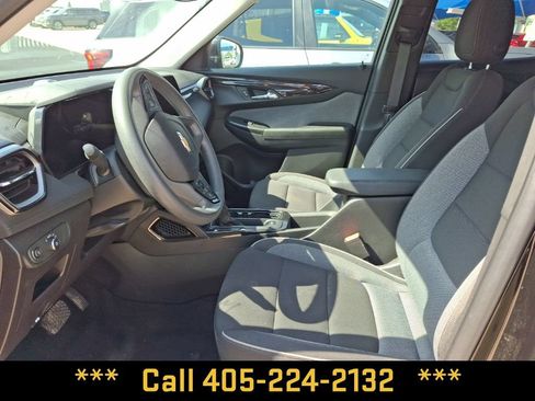 Used 2025 Chevrolet TrailBlazer LT FWD image 15