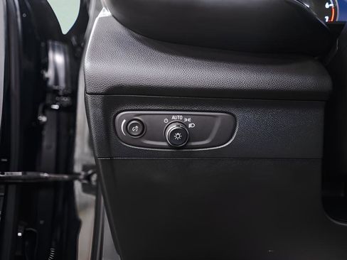 Used 2023 Buick Envision Essence image 19