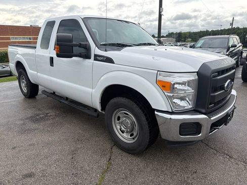 Used 2015 Ford F250 XL w/ Power Equipment Group RWD image 2