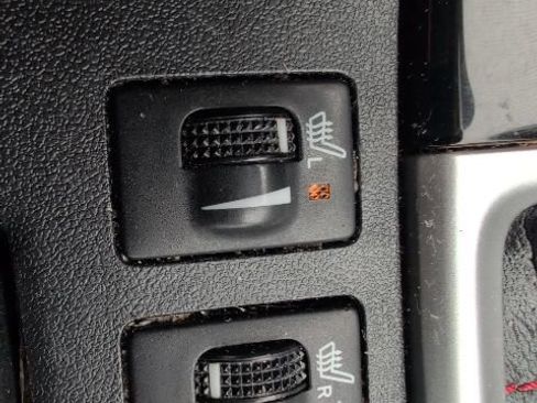 Used 2019 Toyota Highlander SE image 28