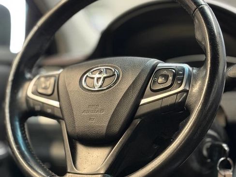 Used 2017 Toyota Camry SE image 19