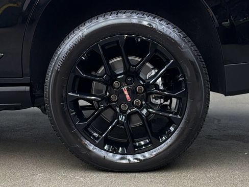 Used 2026 GMC Yukon Denali w/ Sun & Power Step Package AWD/4WD image 12
