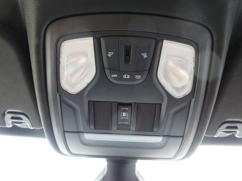 Used 2020 RAM 1500 Big Horn AWD/4WD image 32