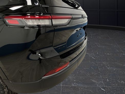 New 2026 Jeep Grand Cherokee Altitude AWD/4WD image 33