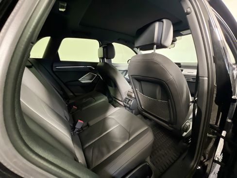 Used 2020 Audi Q3 2.0T Premium w/ Convenience Package AWD/4WD image 34