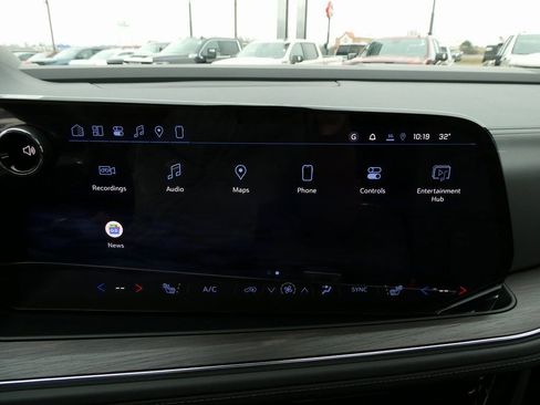 New 2026 Chevrolet Suburban Z71 w/ Z71 Off-Road Package image 32