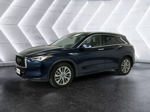 Used 2023 INFINITI QX50 Luxe AWD/4WD image 3