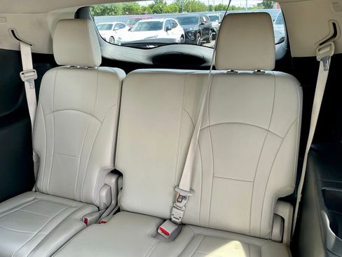 Used 2019 Buick Enclave Essence AWD/4WD image 25