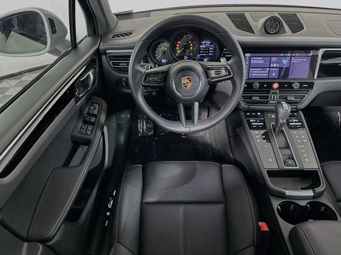 Certified 2026 Porsche Macan AWD/4WD image 24