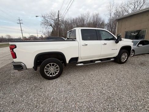 Used 2025 Chevrolet Silverado 2500 LTZ w/ LTZ Plus Package AWD/4WD image 9