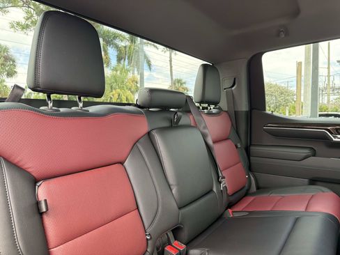 Used 2024 GMC Sierra 1500 Elevation w/ LPO, Elevation Black Package AWD/4WD image 19