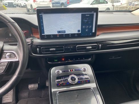 Used 2022 Lincoln Nautilus Reserve w/ Luxury Package image 11