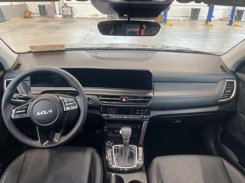 Certified 2024 Kia Seltos EX AWD/4WD image 12