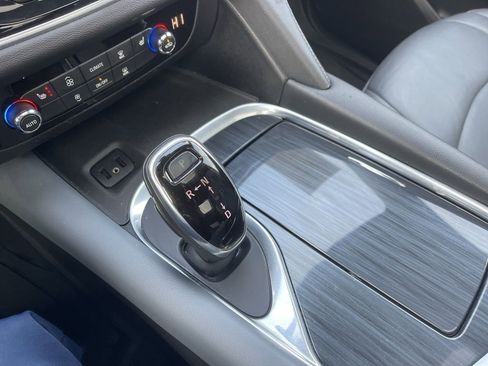 Used 2019 Buick Enclave Essence image 22