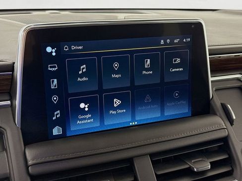 Used 2024 Chevrolet Suburban High Country image 16