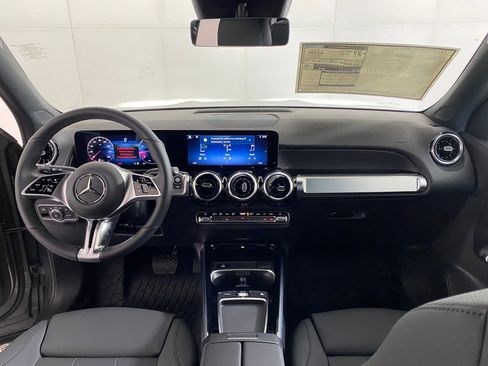 Used 2026 Mercedes-Benz GLB 250 4MATIC image 14