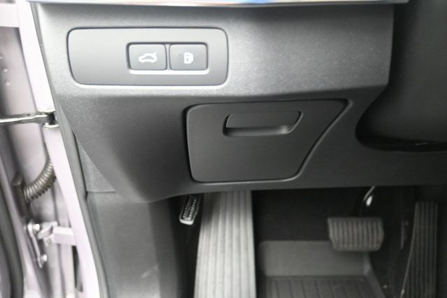 Certified 2026 Volvo XC90 T8 Core w/ Protection Package Premier AWD/4WD image 16