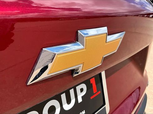 Used 2025 Chevrolet Trax LT FWD image 28
