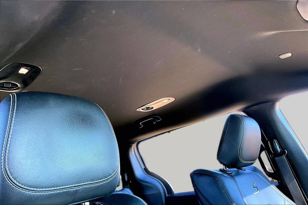 Used 2020 Chrysler Pacifica Touring-L Plus w/ Advanced Safetytec Group FWD image 17