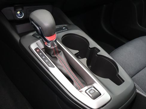 Used 2025 Chevrolet Trax RS w/ Driver Confidence Package image 24