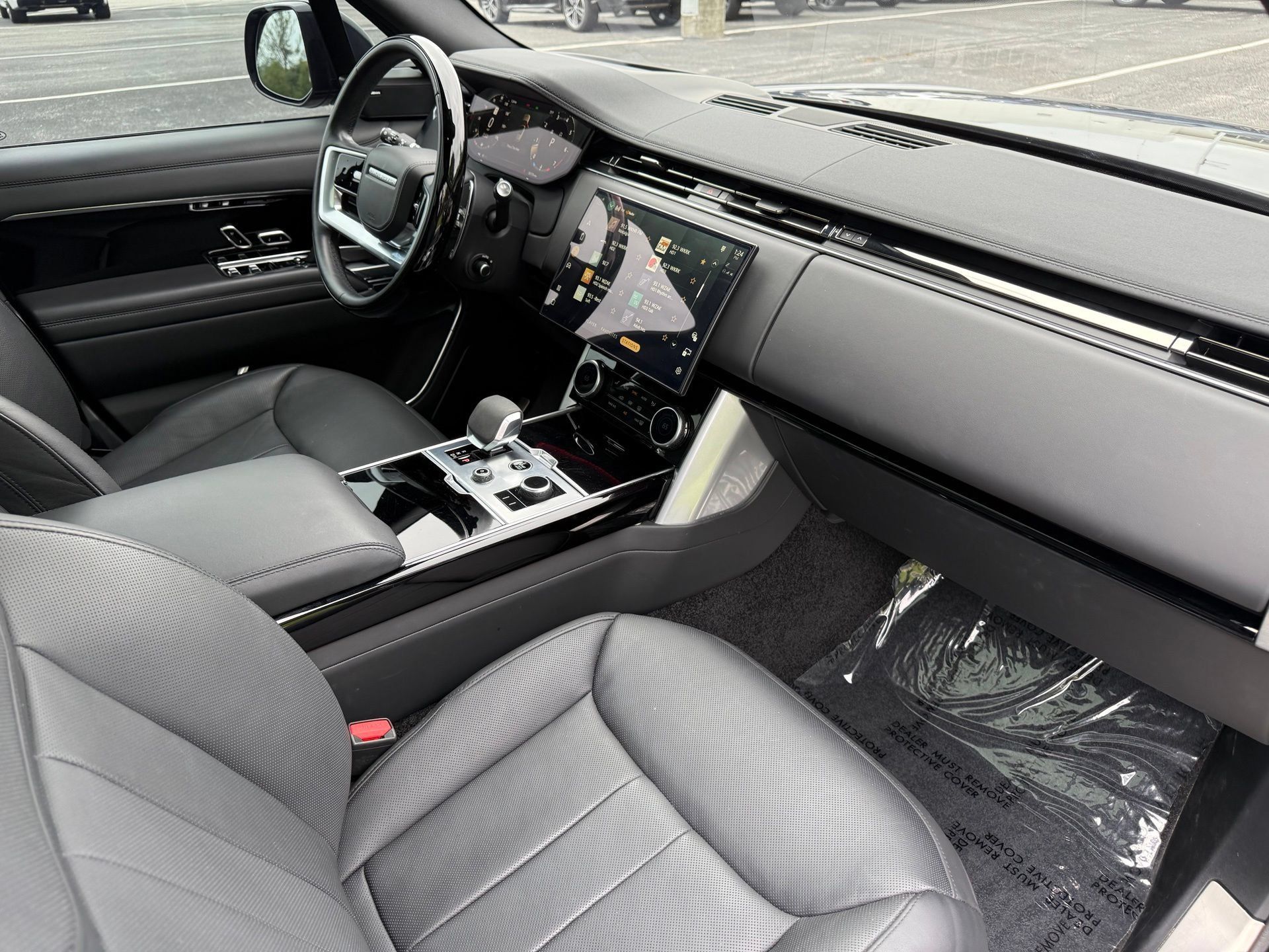 Certified 2023 Land Rover Range Rover SE AWD/4WD image 27