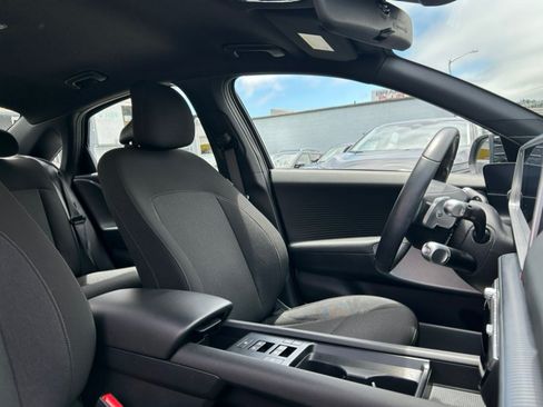Used 2024 Hyundai Ioniq 6 SE RWD image 29