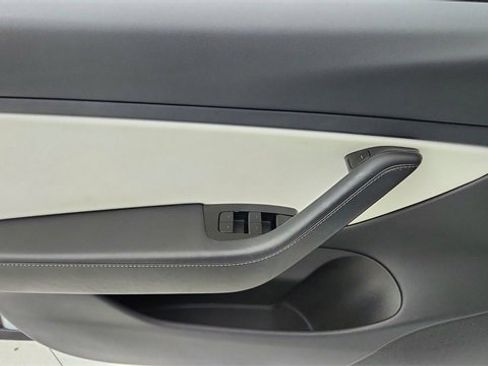 Used 2019 Tesla Model 3 Standard Range Plus image 33