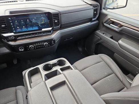 Used 2024 Chevrolet Silverado 1500 LT AWD/4WD image 12