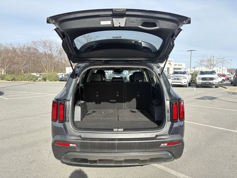 Used 2021 Kia Sorento S w/ Panoramic Sunroof Package image 8