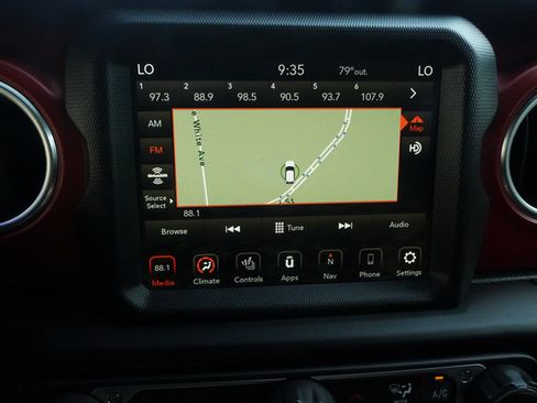 Used 2023 Jeep Gladiator Rubicon w/ LED Lighting Group AWD/4WD image 15