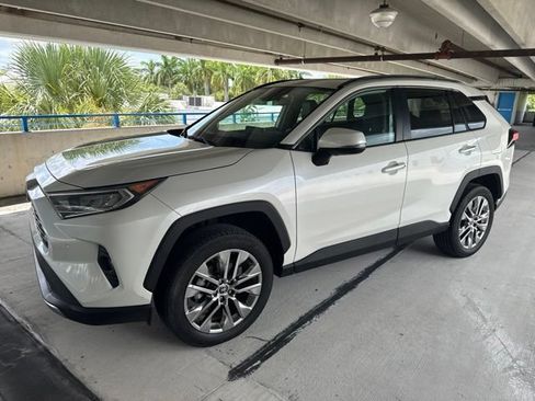 Used 2021 Toyota RAV4 Limited FWD image 1