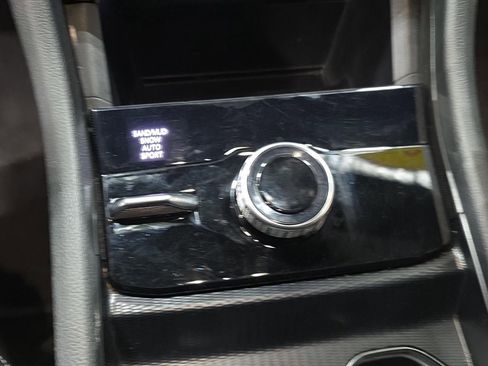 Used 2024 Jeep Grand Cherokee Limited image 17