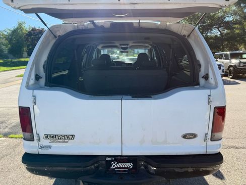 Used 2004 Ford Excursion 4WD image 10