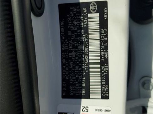 Used 2025 Toyota Camry SE image 28