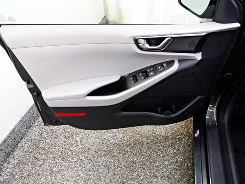 Used 2020 Hyundai Ioniq Blue FWD image 7