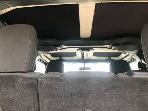 Used 2018 Jeep Wrangler Unlimited Sahara w/ Cold Weather Group image 22