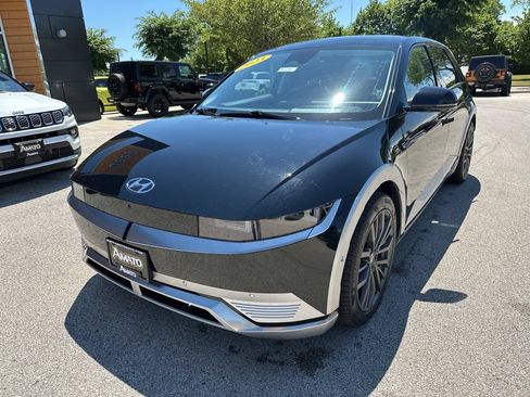 Used 2023 Hyundai Ioniq 5 Limited AWD/4WD image 2