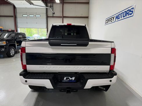Used 2017 Ford F250 Platinum w/ Platinum Ultimate Package AWD/4WD image 5