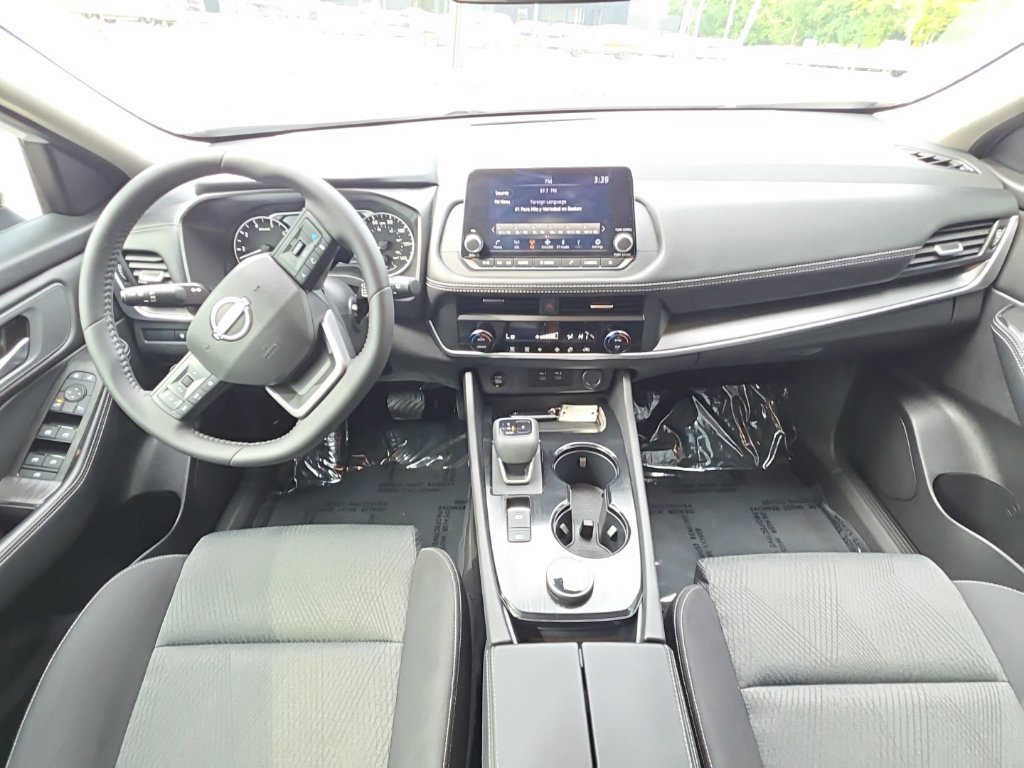 Certified 2026 Nissan Rogue SV AWD/4WD image 16