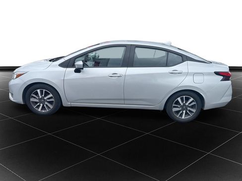 Used 2023 Nissan Versa SV FWD image 2