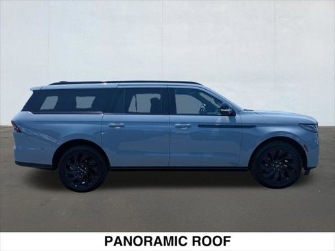 Used 2026 Lincoln Navigator L Reserve w/ Jet Appearance Package AWD/4WD image 6